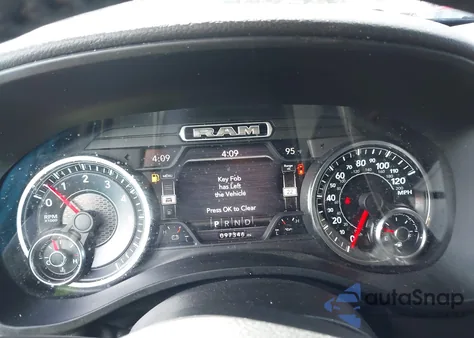 2020 Ram 1500 Big Horn 4X4 5'7 Box z USA, uszkodzony, nr VIN 1C6SRFFT4LN331181